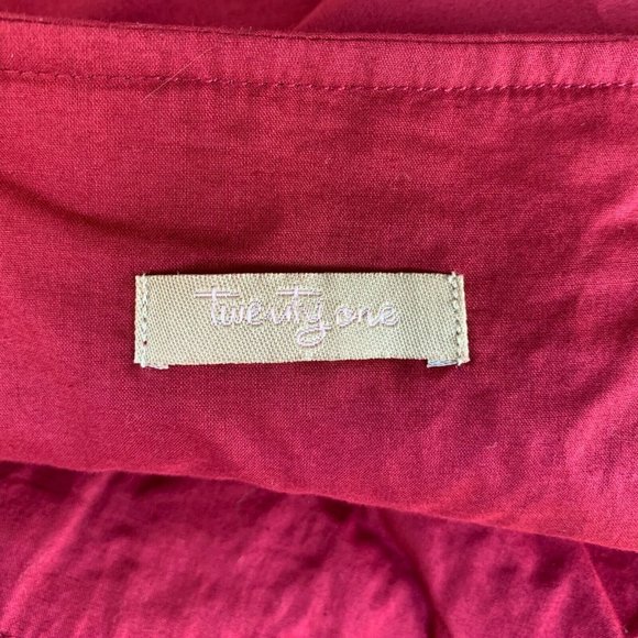 Twenty One Women's Skirt Size Small‎ Burgundy Lined - Picture 6 of 7
